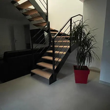 Large 85 M2 Duplex Appartement *
